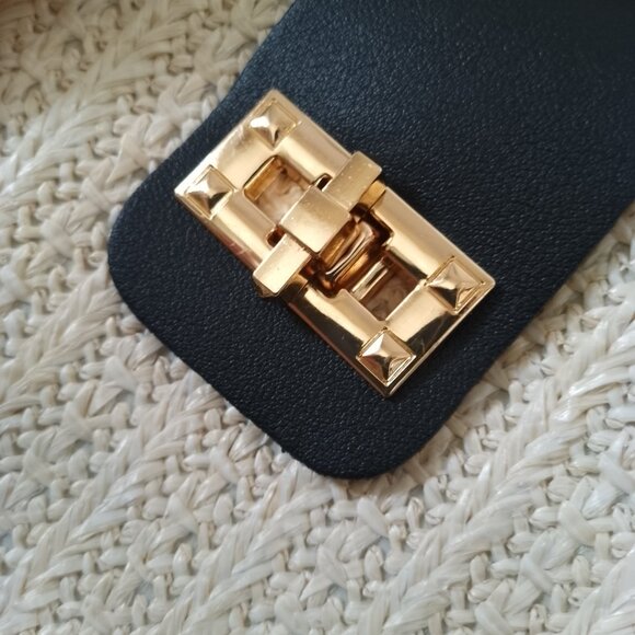 Small Faux Straw Handbag - Picture 5 of 5